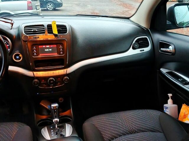 Серый Додж Джорни, объемом двигателя 2.4 л и пробегом 180 тыс. км за 11500 $, фото 8 на Automoto.ua