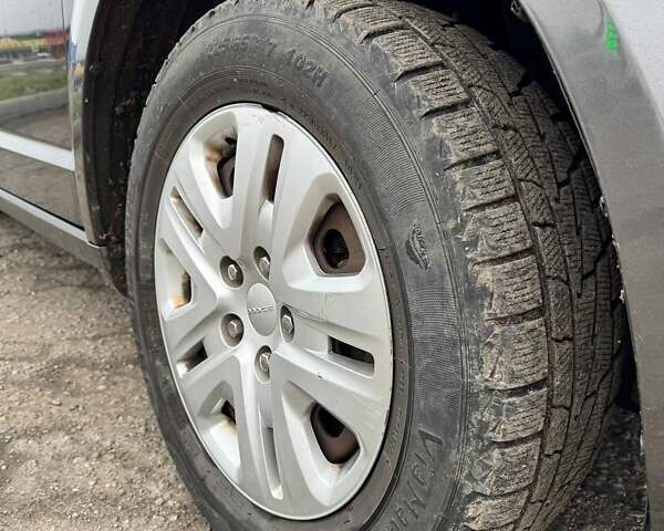 Серый Додж Джорни, объемом двигателя 2.36 л и пробегом 106 тыс. км за 15500 $, фото 15 на Automoto.ua