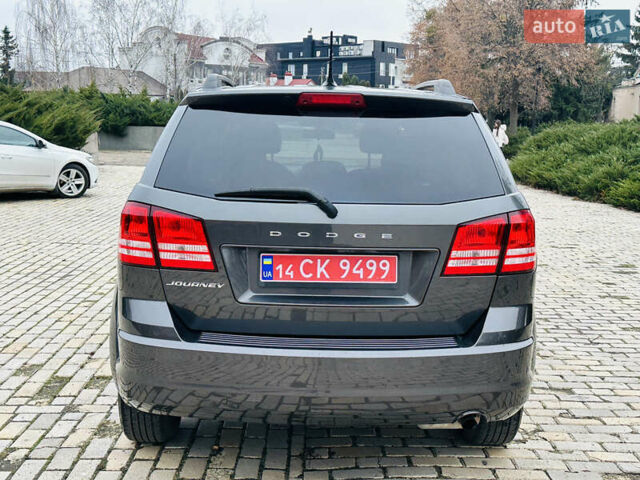 Серый Додж Джорни, объемом двигателя 2.36 л и пробегом 165 тыс. км за 10999 $, фото 4 на Automoto.ua