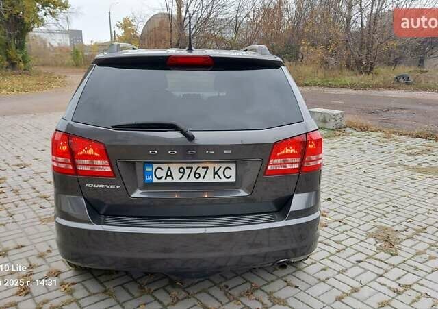 Серый Додж Джорни, объемом двигателя 2.36 л и пробегом 221 тыс. км за 11700 $, фото 7 на Automoto.ua