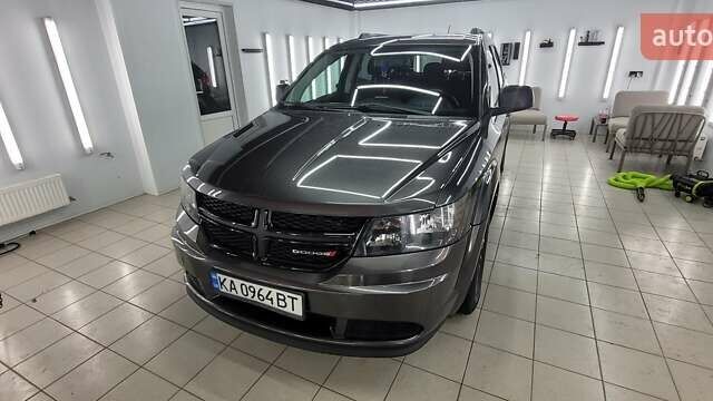 Серый Додж Джорни, объемом двигателя 2.36 л и пробегом 190 тыс. км за 14500 $, фото 3 на Automoto.ua