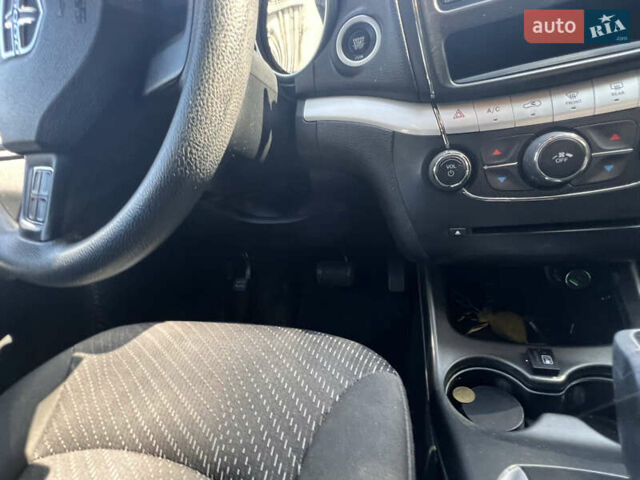Сірий Додж Джорні, об'ємом двигуна 2.36 л та пробігом 82 тис. км за 11200 $, фото 24 на Automoto.ua
