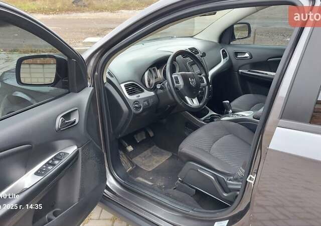 Серый Додж Джорни, объемом двигателя 2.36 л и пробегом 221 тыс. км за 11700 $, фото 14 на Automoto.ua