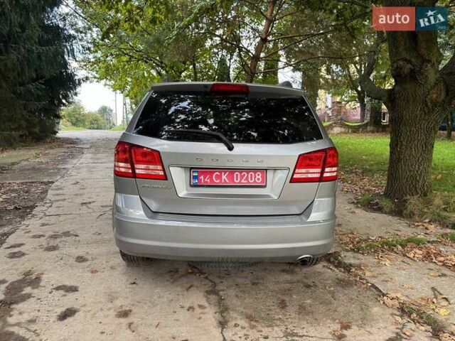 Сірий Додж Джорні, об'ємом двигуна 2.36 л та пробігом 177 тис. км за 10800 $, фото 9 на Automoto.ua