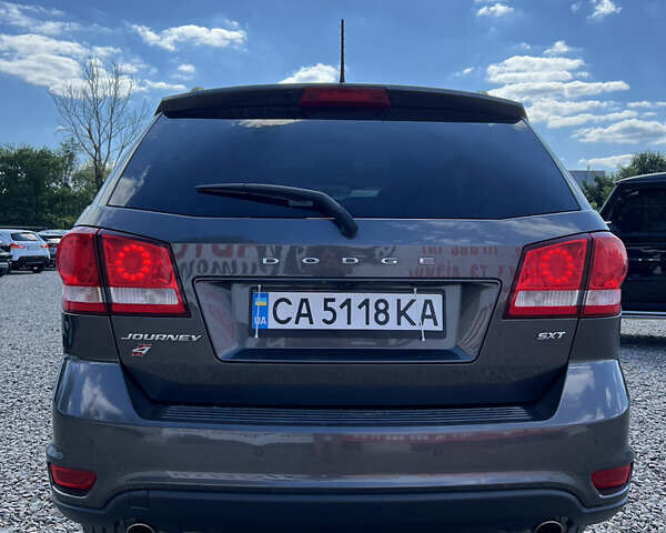 Серый Додж Джорни, объемом двигателя 3.6 л и пробегом 158 тыс. км за 11700 $, фото 4 на Automoto.ua