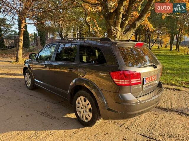 Сірий Додж Джорні, об'ємом двигуна 2.36 л та пробігом 164 тис. км за 8999 $, фото 4 на Automoto.ua