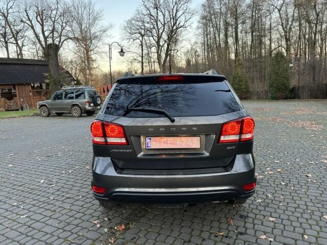 Серый Додж Джорни, объемом двигателя 2.4 л и пробегом 117 тыс. км за 10200 $, фото 4 на Automoto.ua