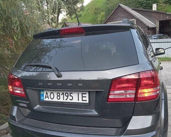 Сірий Додж Джорні, об'ємом двигуна 2.36 л та пробігом 104 тис. км за 10800 $, фото 6 на Automoto.ua