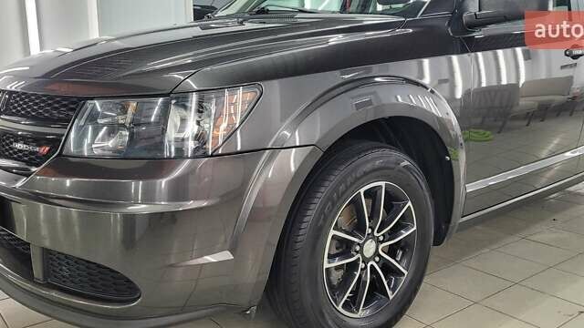 Серый Додж Джорни, объемом двигателя 2.36 л и пробегом 190 тыс. км за 14500 $, фото 5 на Automoto.ua