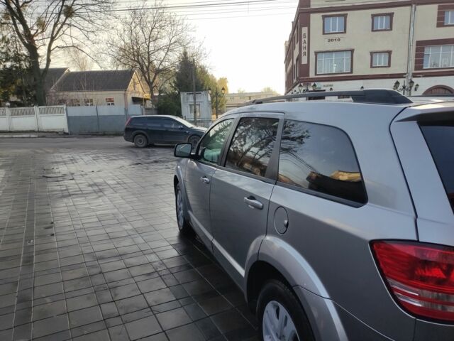 Серый Додж Джорни, объемом двигателя 2.4 л и пробегом 146 тыс. км за 10800 $, фото 5 на Automoto.ua