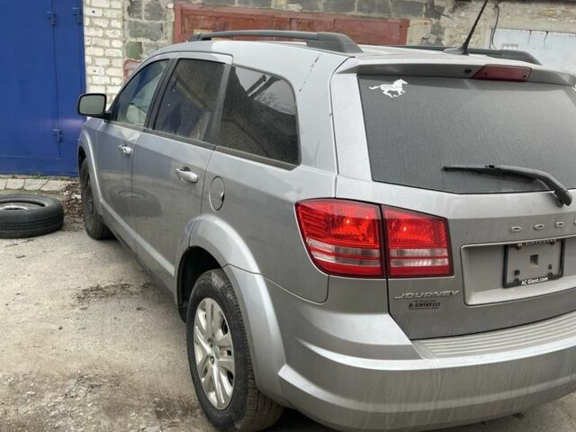 Серый Додж Джорни, объемом двигателя 2.4 л и пробегом 209 тыс. км за 8200 $, фото 4 на Automoto.ua