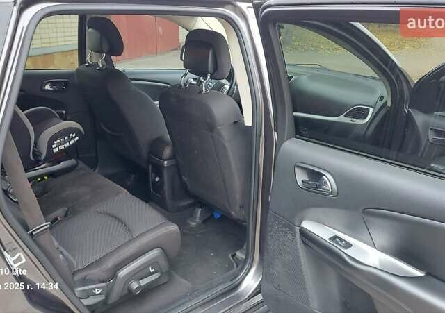 Серый Додж Джорни, объемом двигателя 2.36 л и пробегом 221 тыс. км за 11700 $, фото 11 на Automoto.ua