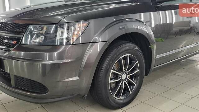 Серый Додж Джорни, объемом двигателя 2.36 л и пробегом 190 тыс. км за 14500 $, фото 6 на Automoto.ua