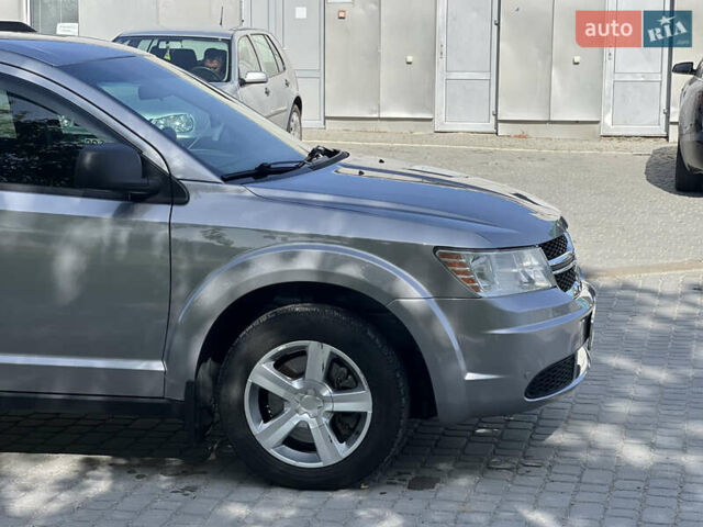 Сірий Додж Джорні, об'ємом двигуна 2.36 л та пробігом 171 тис. км за 13400 $, фото 7 на Automoto.ua