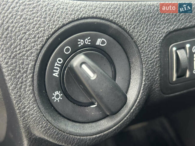 Серый Додж Джорни, объемом двигателя 2.4 л и пробегом 278 тыс. км за 10650 $, фото 18 на Automoto.ua