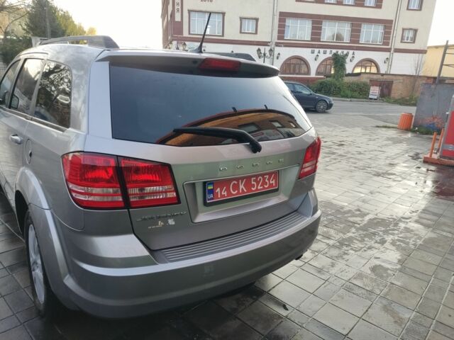 Серый Додж Джорни, объемом двигателя 2.4 л и пробегом 146 тыс. км за 10800 $, фото 4 на Automoto.ua