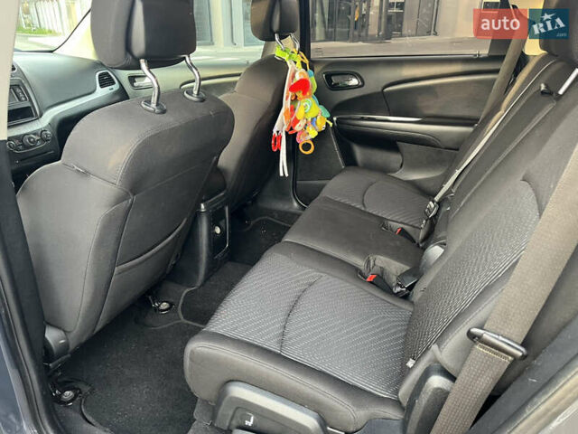 Серый Додж Джорни, объемом двигателя 2.4 л и пробегом 174 тыс. км за 10800 $, фото 16 на Automoto.ua