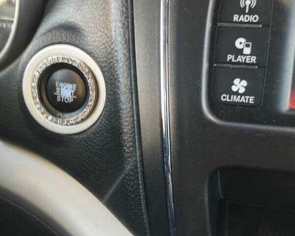 Серый Додж Джорни, объемом двигателя 0 л и пробегом 261 тыс. км за 9000 $, фото 19 на Automoto.ua