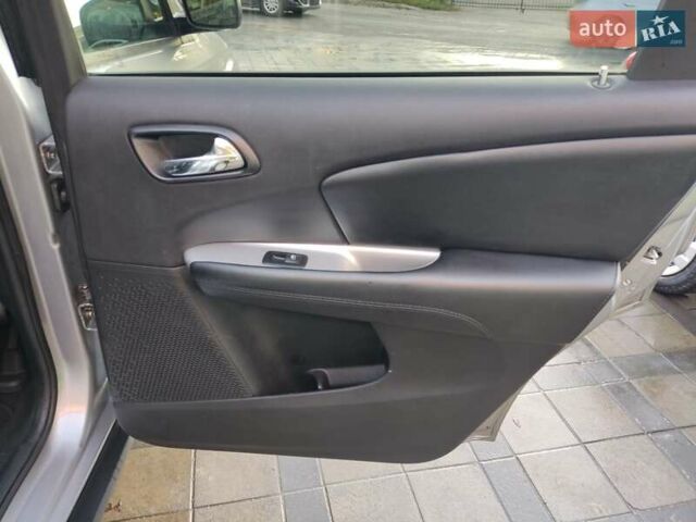 Серый Додж Джорни, объемом двигателя 2.4 л и пробегом 146 тыс. км за 10800 $, фото 17 на Automoto.ua