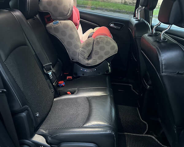 Серый Додж Джорни, объемом двигателя 3.6 л и пробегом 221 тыс. км за 13600 $, фото 10 на Automoto.ua