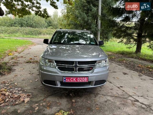 Сірий Додж Джорні, об'ємом двигуна 2.36 л та пробігом 177 тис. км за 10800 $, фото 3 на Automoto.ua