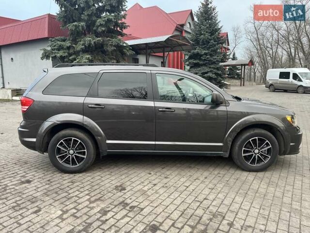 Серый Додж Джорни, объемом двигателя 2.36 л и пробегом 162 тыс. км за 11200 $, фото 1 на Automoto.ua