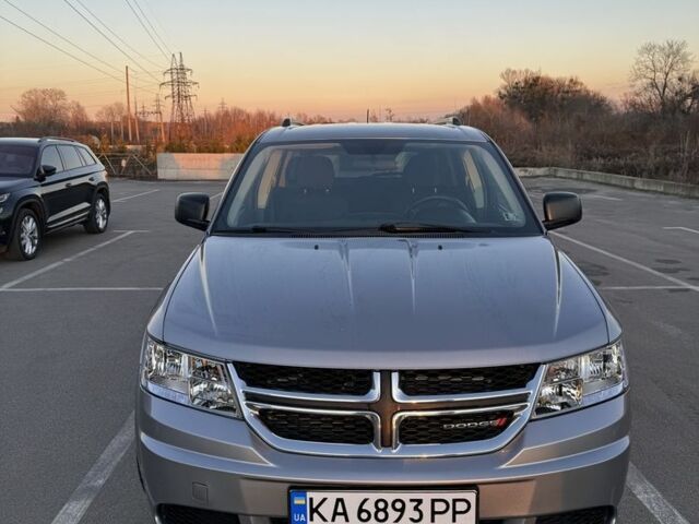 Сірий Додж Джорні, об'ємом двигуна 2.4 л та пробігом 259 тис. км за 13500 $, фото 1 на Automoto.ua