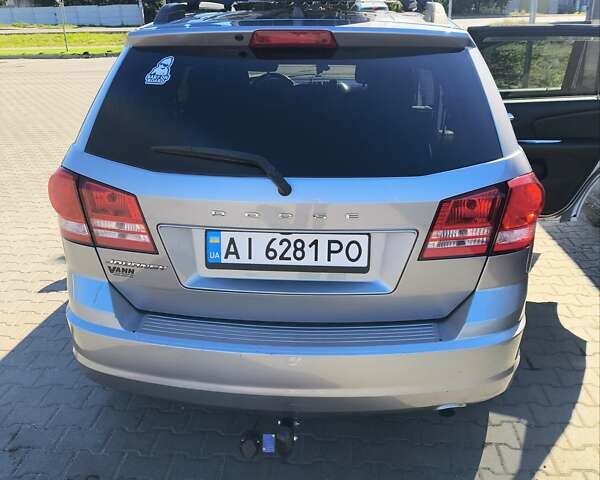 Серый Додж Джорни, объемом двигателя 2.4 л и пробегом 94 тыс. км за 14000 $, фото 1 на Automoto.ua