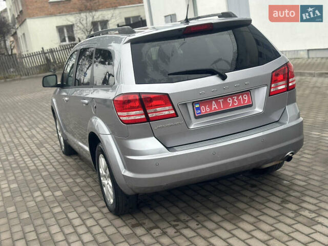 Серый Додж Джорни, объемом двигателя 2.4 л и пробегом 278 тыс. км за 10650 $, фото 3 на Automoto.ua