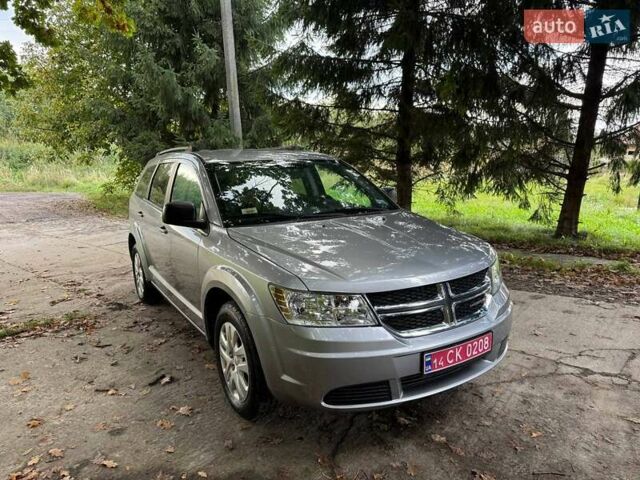 Сірий Додж Джорні, об'ємом двигуна 2.36 л та пробігом 177 тис. км за 10800 $, фото 2 на Automoto.ua