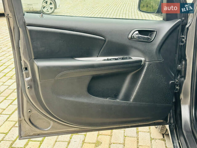 Серый Додж Джорни, объемом двигателя 2.36 л и пробегом 165 тыс. км за 10999 $, фото 11 на Automoto.ua