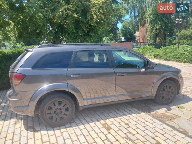 Серый Додж Джорни, объемом двигателя 2.4 л и пробегом 227 тыс. км за 10950 $, фото 8 на Automoto.ua