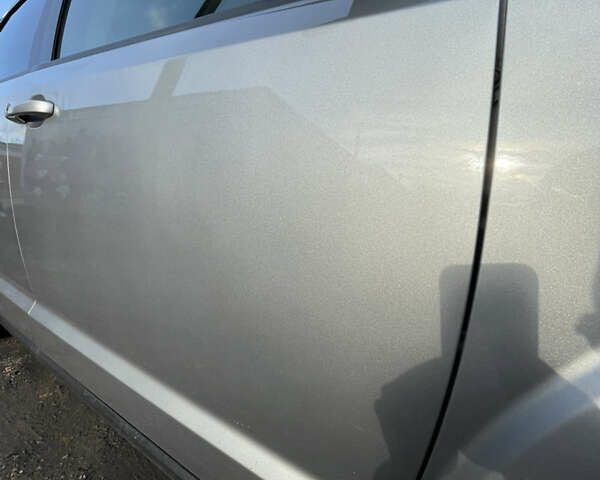 Серый Додж Джорни, объемом двигателя 2.36 л и пробегом 275 тыс. км за 13500 $, фото 7 на Automoto.ua