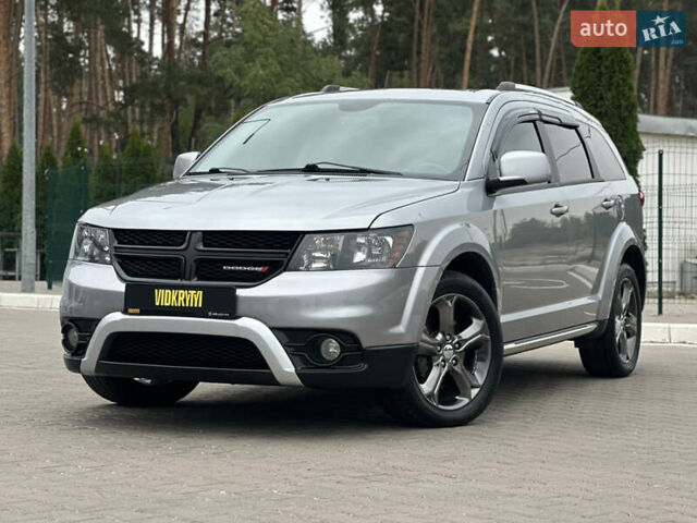 Серый Додж Джорни, объемом двигателя 3.6 л и пробегом 180 тыс. км за 13800 $, фото 1 на Automoto.ua