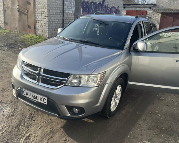 Серый Додж Джорни, объемом двигателя 2.36 л и пробегом 275 тыс. км за 13500 $, фото 4 на Automoto.ua