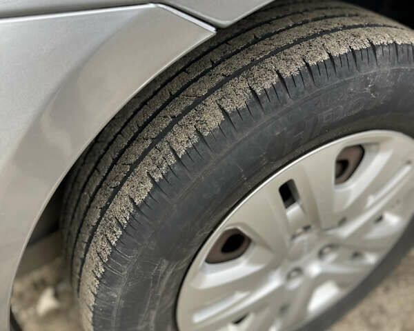 Сірий Додж Джорні, об'ємом двигуна 2.36 л та пробігом 258 тис. км за 9100 $, фото 9 на Automoto.ua