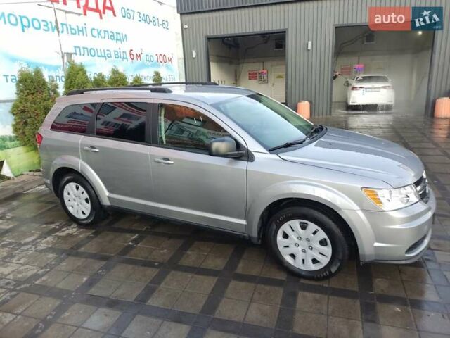 Серый Додж Джорни, объемом двигателя 2.4 л и пробегом 146 тыс. км за 10800 $, фото 2 на Automoto.ua