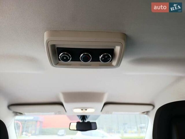 Сірий Додж Джорні, об'ємом двигуна 2.4 л та пробігом 153 тис. км за 10999 $, фото 22 на Automoto.ua