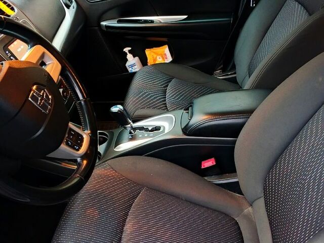 Серый Додж Джорни, объемом двигателя 2.4 л и пробегом 180 тыс. км за 11500 $, фото 3 на Automoto.ua