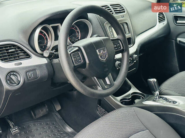 Серый Додж Джорни, объемом двигателя 2.36 л и пробегом 165 тыс. км за 10999 $, фото 13 на Automoto.ua