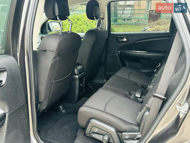 Серый Додж Джорни, объемом двигателя 2.36 л и пробегом 165 тыс. км за 10999 $, фото 18 на Automoto.ua