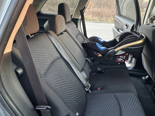 Сірий Додж Джорні, об'ємом двигуна 2.4 л та пробігом 259 тис. км за 13500 $, фото 5 на Automoto.ua