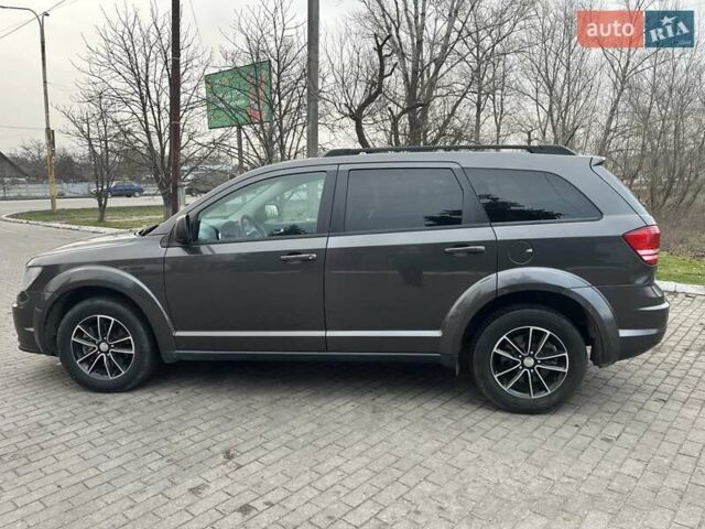 Серый Додж Джорни, объемом двигателя 2.36 л и пробегом 162 тыс. км за 11200 $, фото 5 на Automoto.ua