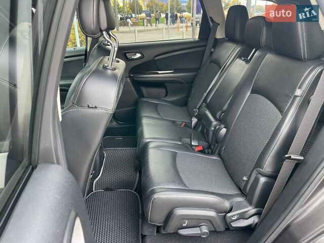 Серый Додж Джорни, объемом двигателя 3.61 л и пробегом 98 тыс. км за 17990 $, фото 9 на Automoto.ua