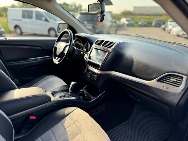 Серый Додж Джорни, объемом двигателя 3.6 л и пробегом 141 тыс. км за 14600 $, фото 5 на Automoto.ua