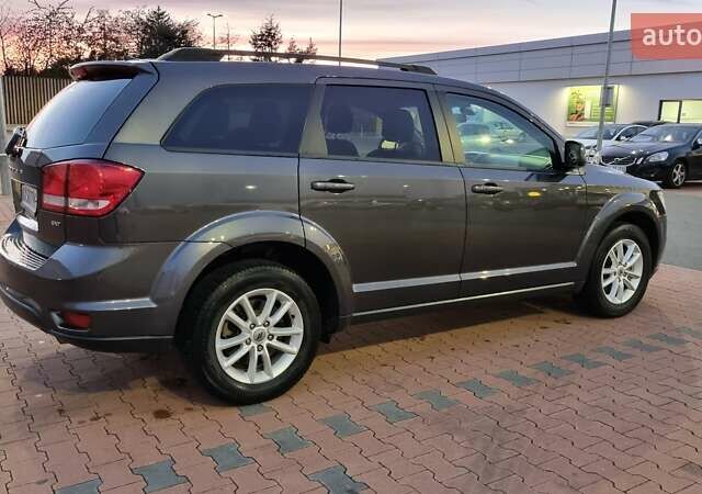 Серый Додж Джорни, объемом двигателя 2.4 л и пробегом 176 тыс. км за 11800 $, фото 6 на Automoto.ua