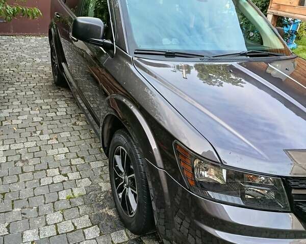 Сірий Додж Джорні, об'ємом двигуна 2.36 л та пробігом 175 тис. км за 12455 $, фото 4 на Automoto.ua