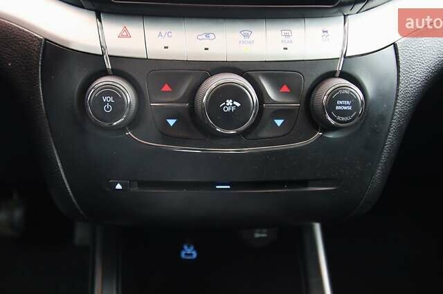 Серый Додж Джорни, объемом двигателя 2.36 л и пробегом 157 тыс. км за 13900 $, фото 14 на Automoto.ua