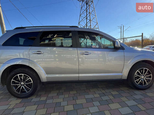 Серый Додж Джорни, объемом двигателя 2.36 л и пробегом 123 тыс. км за 13150 $, фото 7 на Automoto.ua