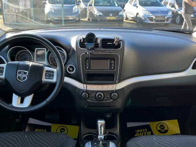 Серый Додж Джорни, объемом двигателя 2.4 л и пробегом 123 тыс. км за 13150 $, фото 8 на Automoto.ua